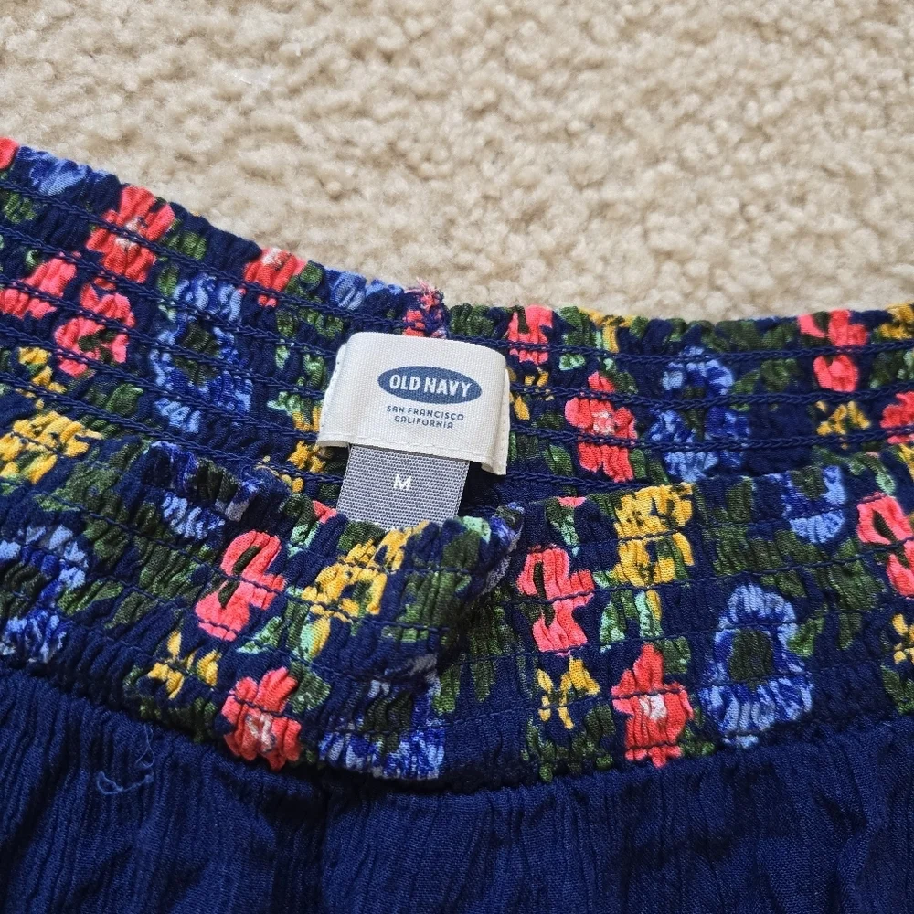 🌈O.N. 100% Rayon Smocked Neckline Floral Blouse - Picture 3 of 6